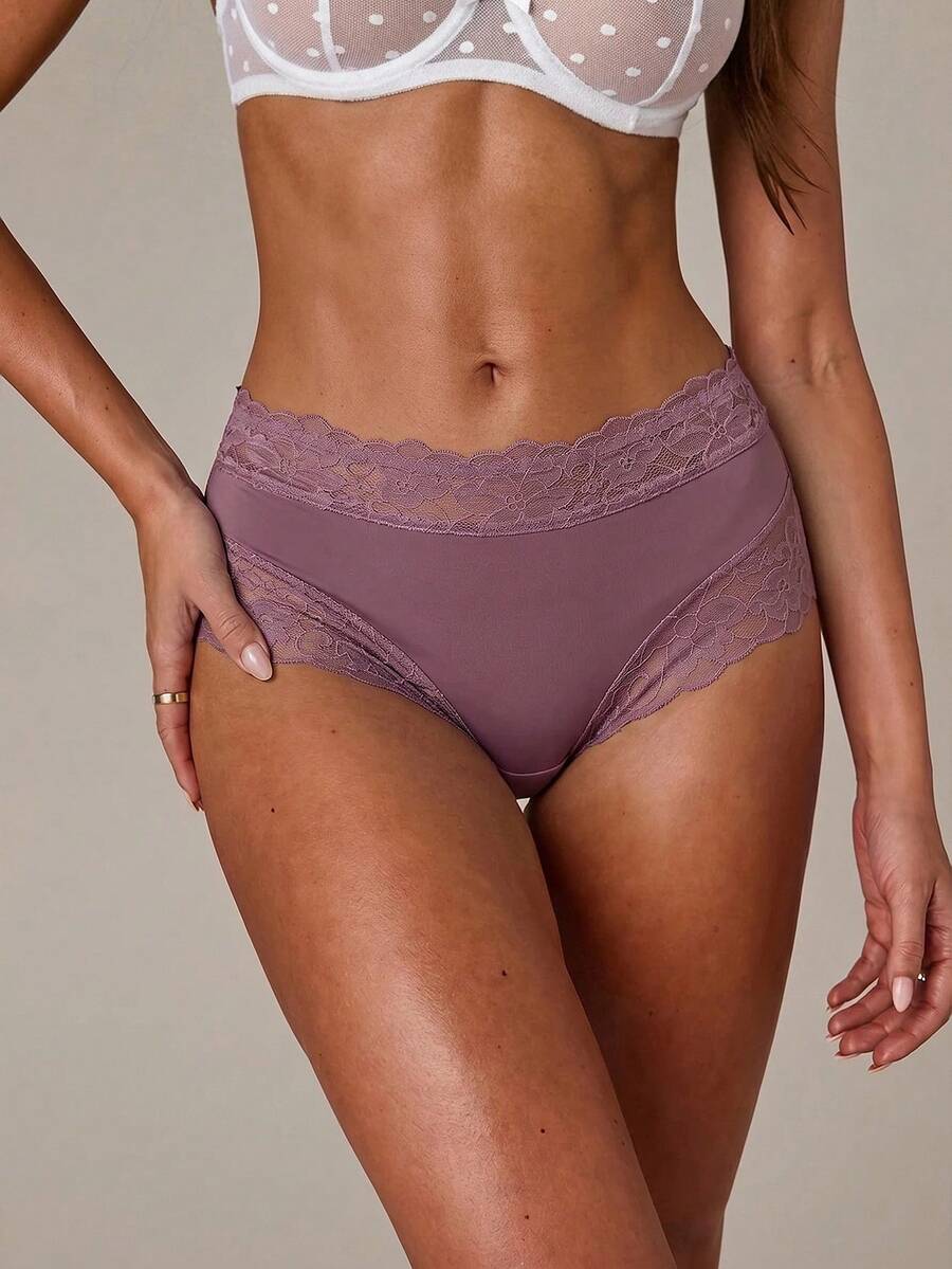 Ženske jednobojne bikini gaćice sa čipkastim umetkom