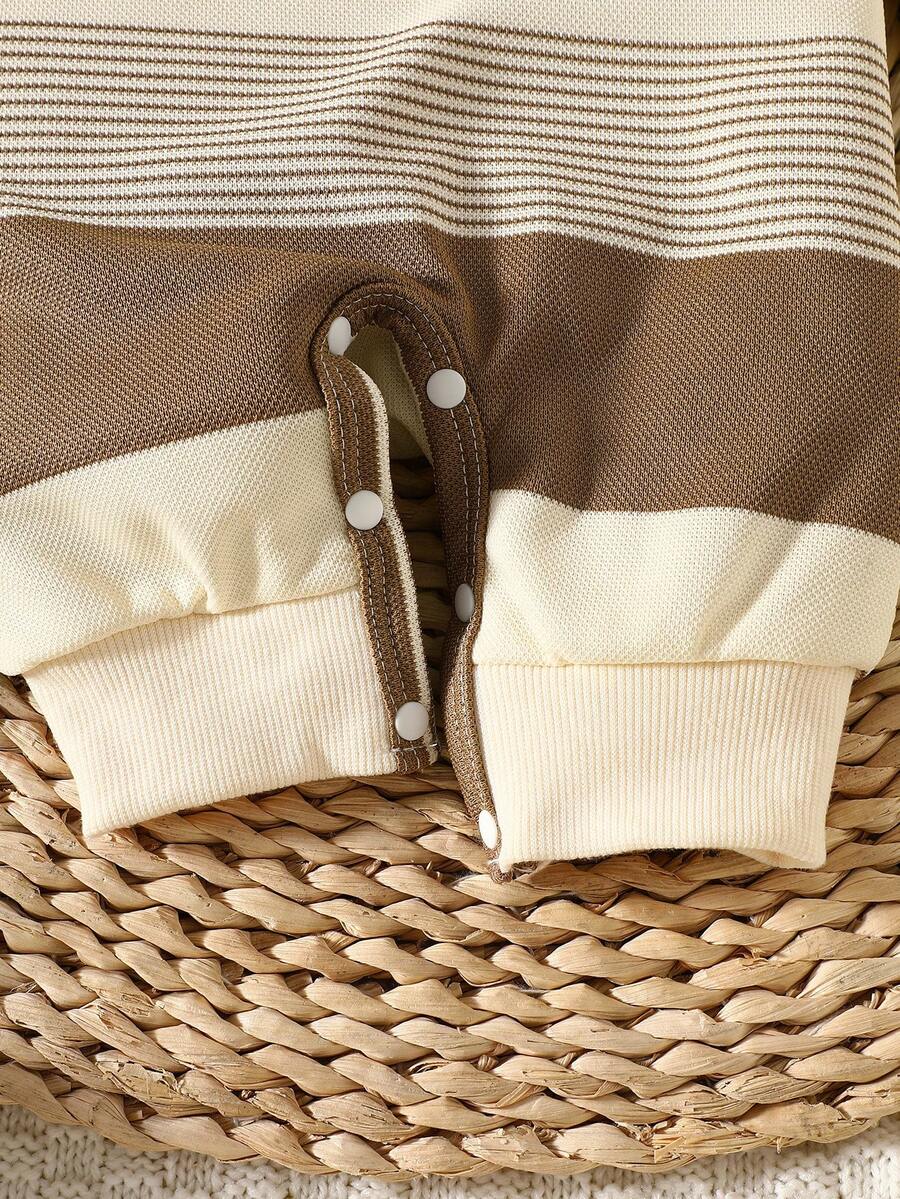 Pleteni romper za dečaka, slatki crno-belo prugasti sa medvedom aplikacijom, dugih rukava