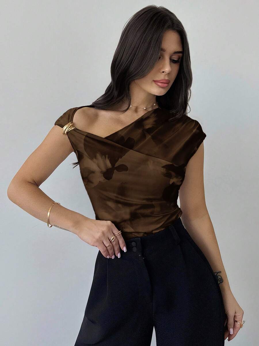 Asimetrična Uska Bela Majica, Elegantna