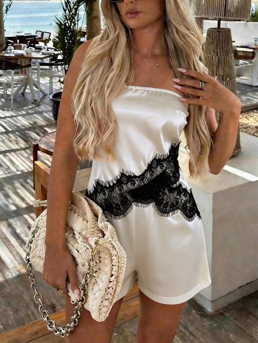 Elegantan komplet  čipkani top  + šorts
