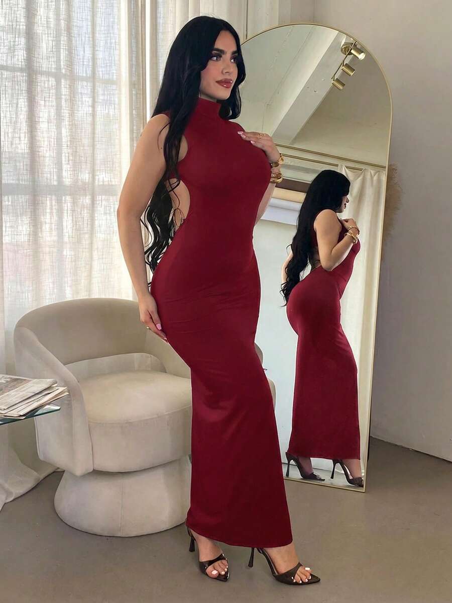 Seksi haljina bez leđa sa metalnom kopčom