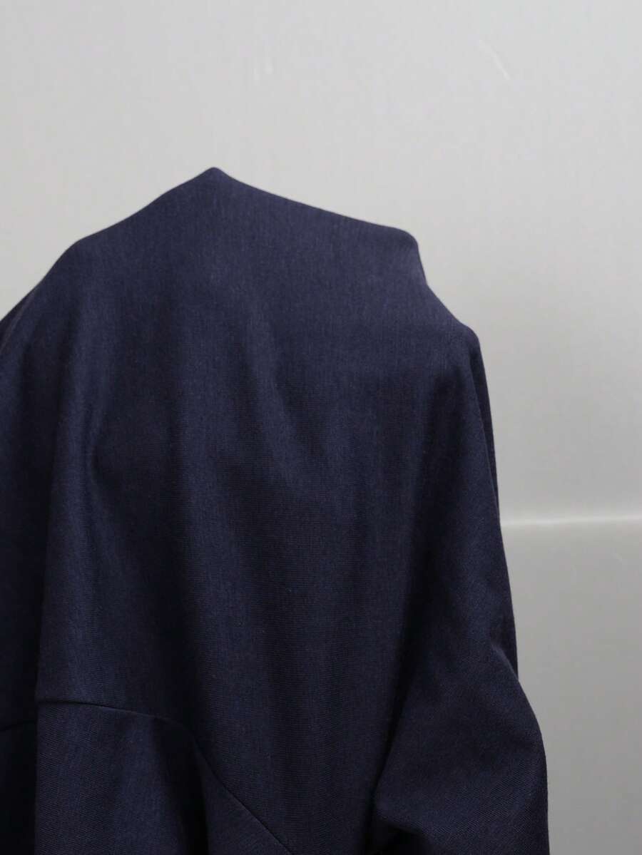 Ženske uske pantalone sa raširenim nogavicama