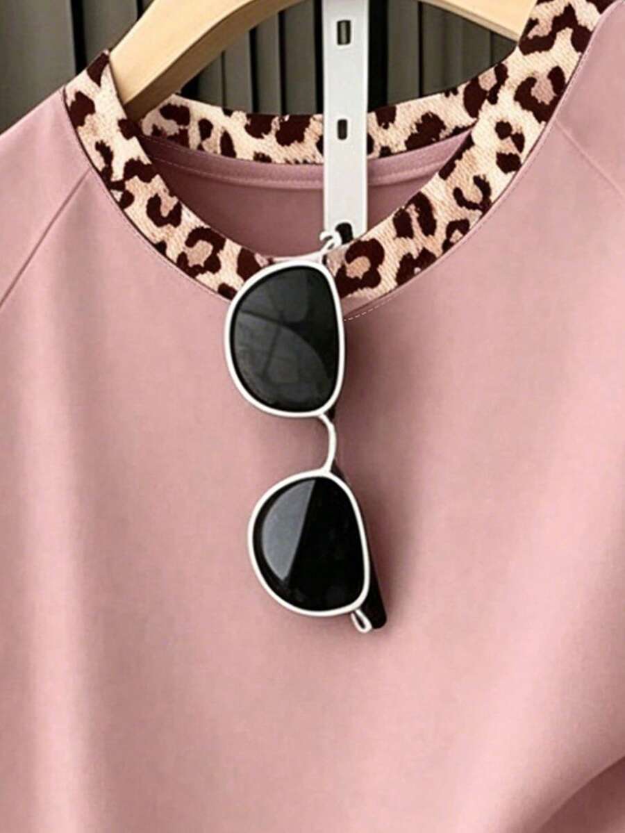 Ženski Casual Komplet sa Leopard Print Majicom i Šorts