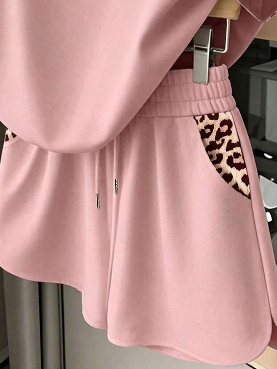 Ženski Casual Komplet sa Leopard Print Majicom i Šorts