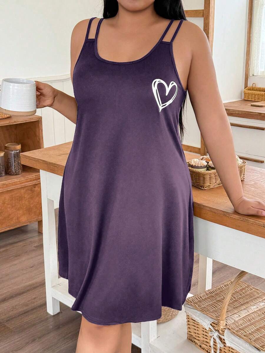 Ležerna spavaćica na bretele sa printom srca, plus size
