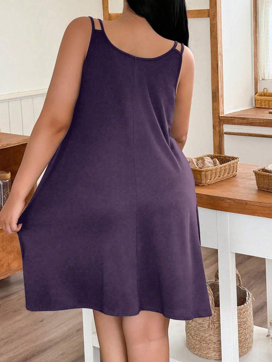 Ležerna spavaćica na bretele sa printom srca, plus size