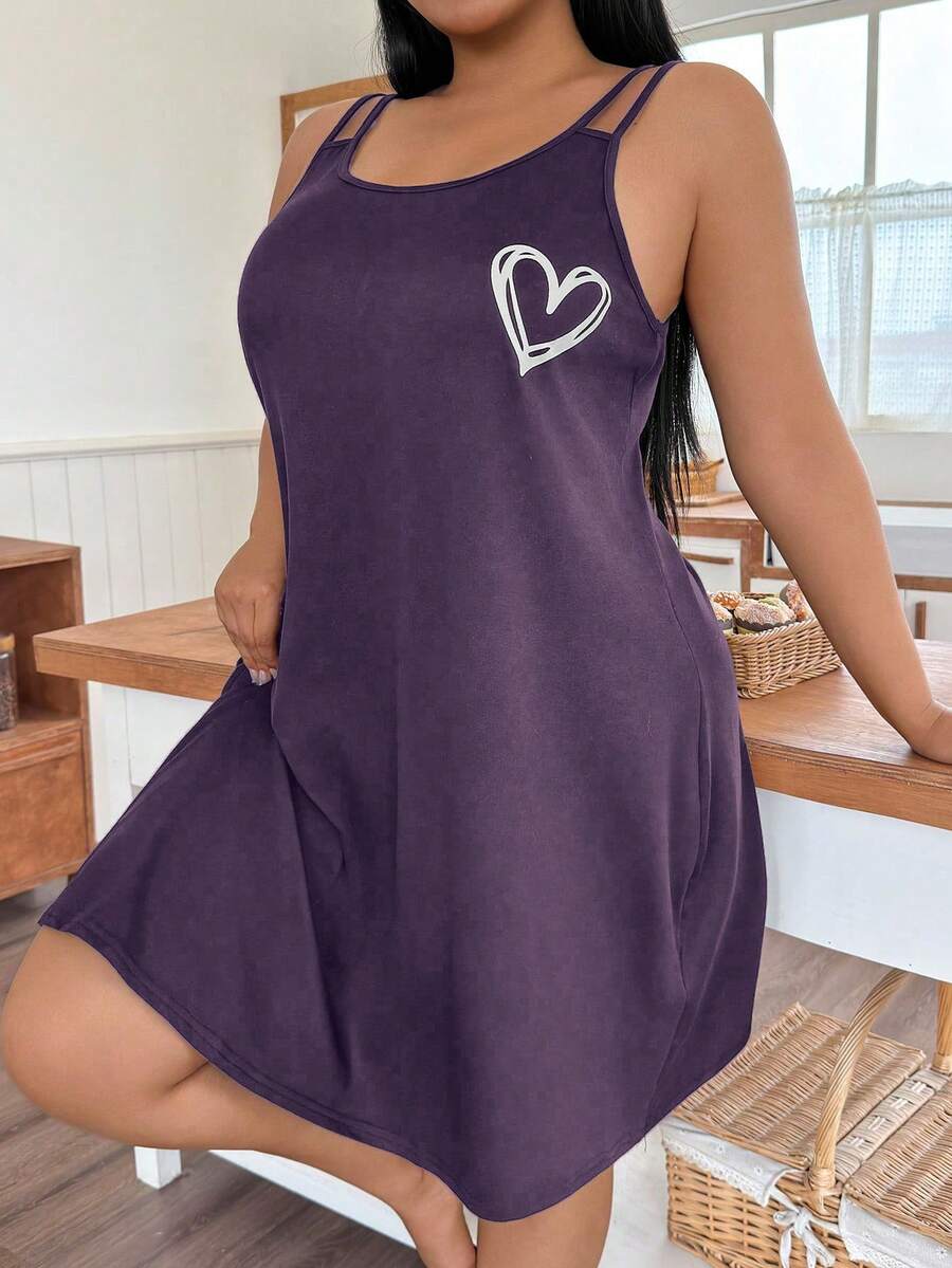 Ležerna spavaćica na bretele sa printom srca, plus size