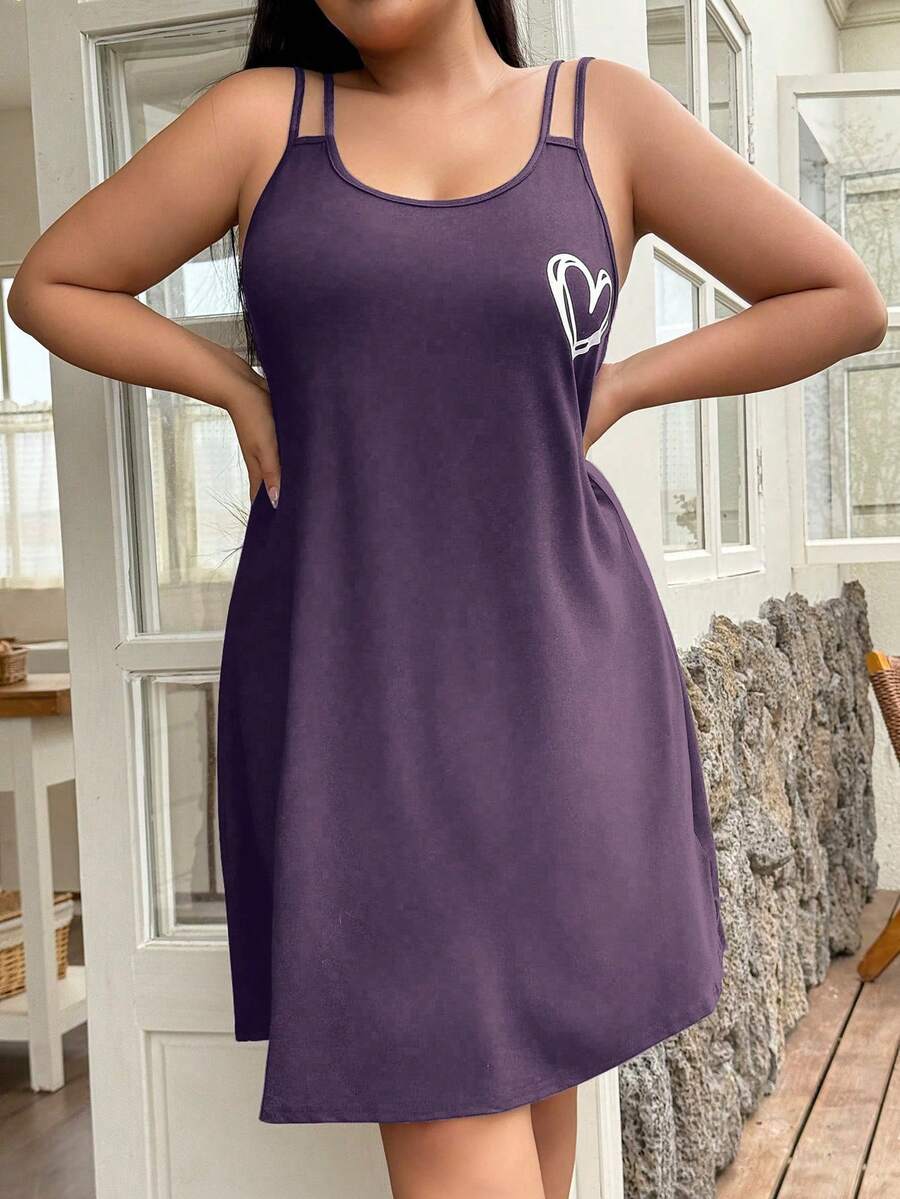 Ležerna spavaćica na bretele sa printom srca, plus size