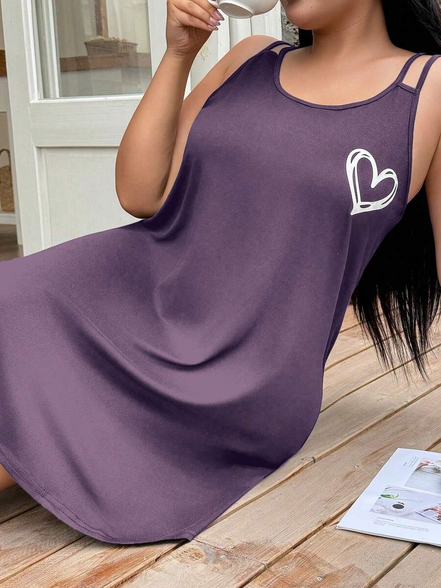 Ležerna spavaćica na bretele sa printom srca, plus size