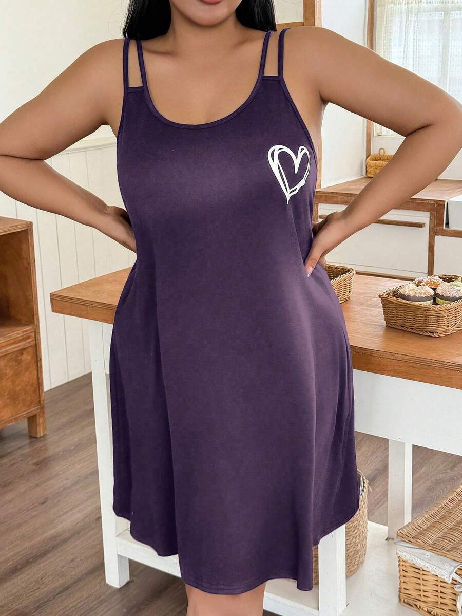 Ležerna spavaćica na bretele sa printom srca, plus size