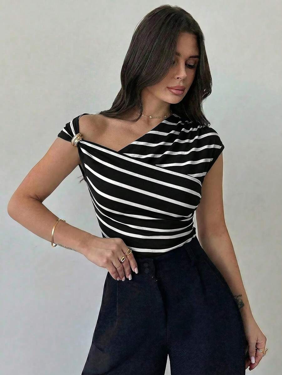 Asimetrična Uska Bela Majica, Elegantna