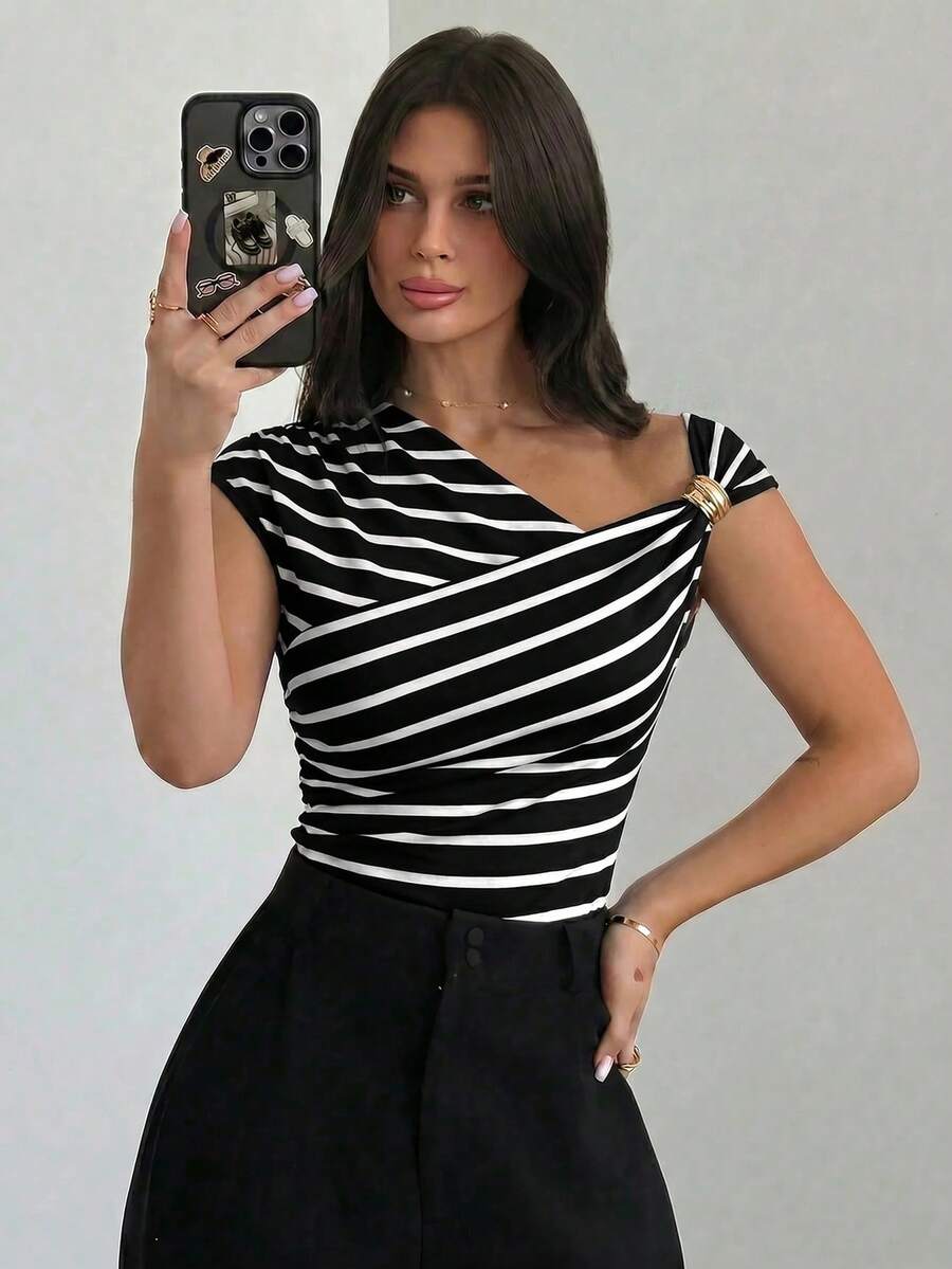 Asimetrična Uska Bela Majica, Elegantna