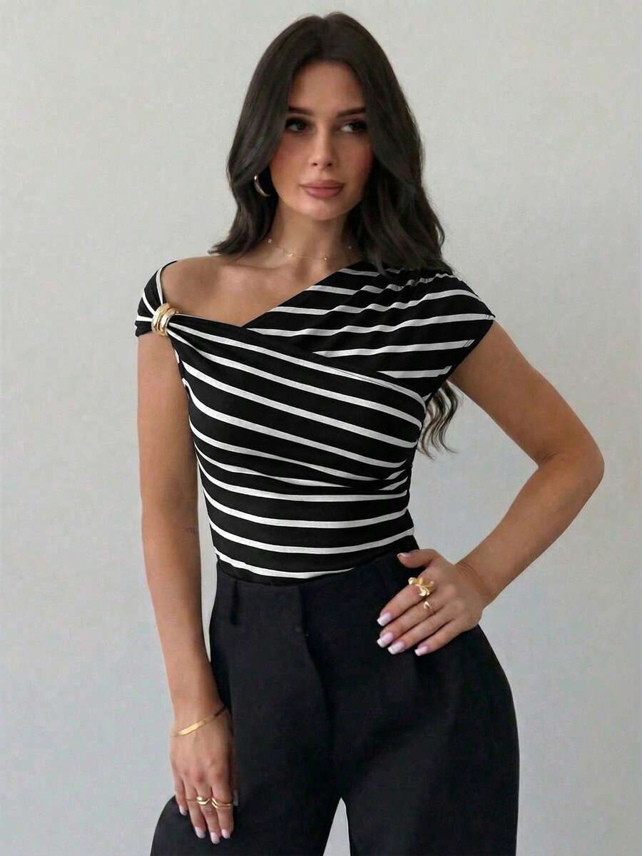 Asimetrična Uska Bela Majica, Elegantna