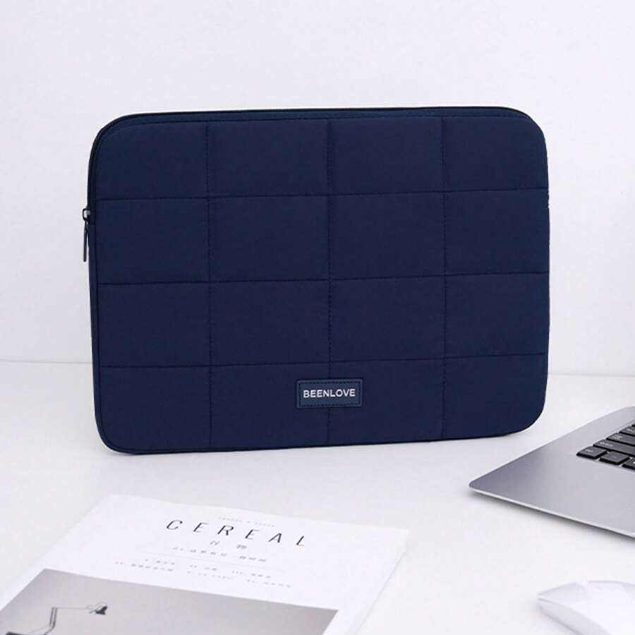 Moderna pufnasta tašna za laptop sa štepom