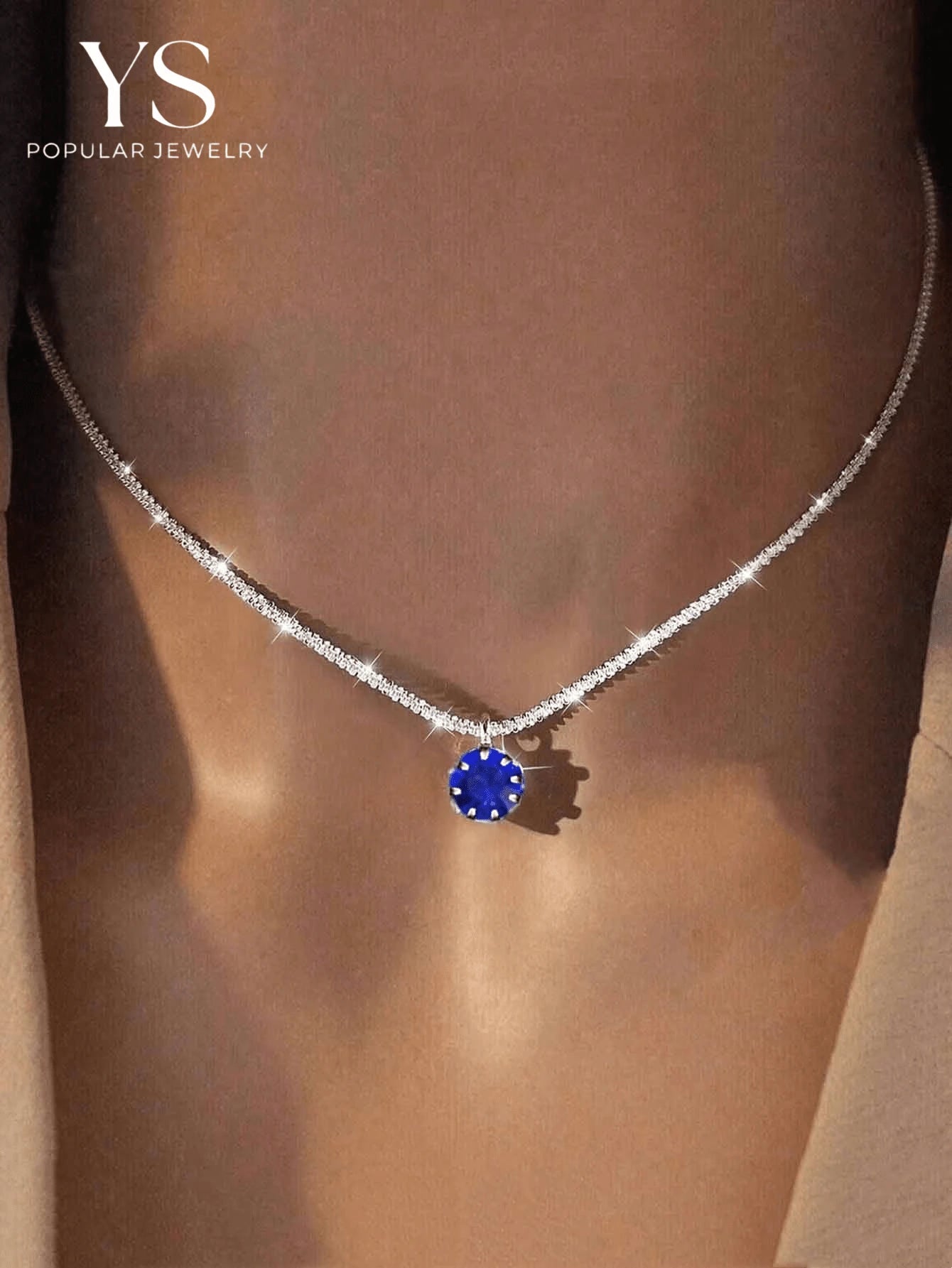 Zlatni privesak sa jednim dijamantom