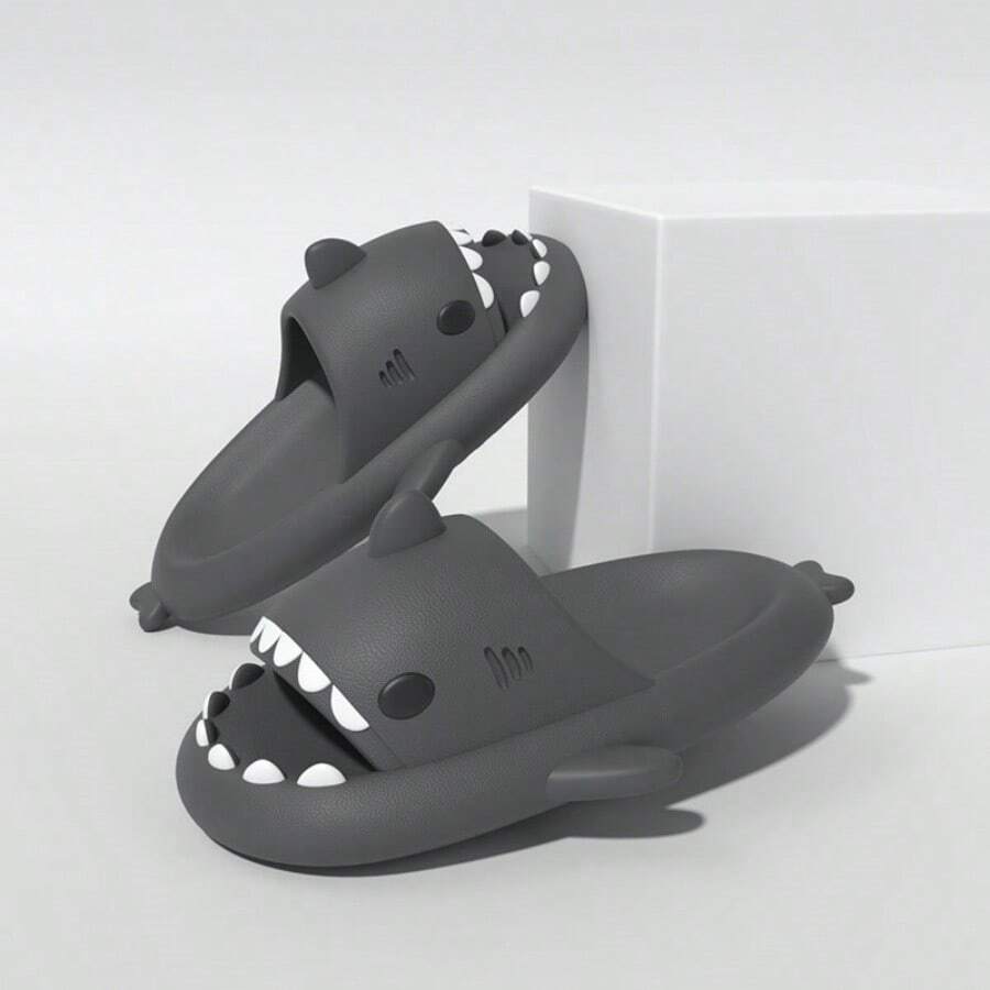 Papuče sa dizajnom ajkule