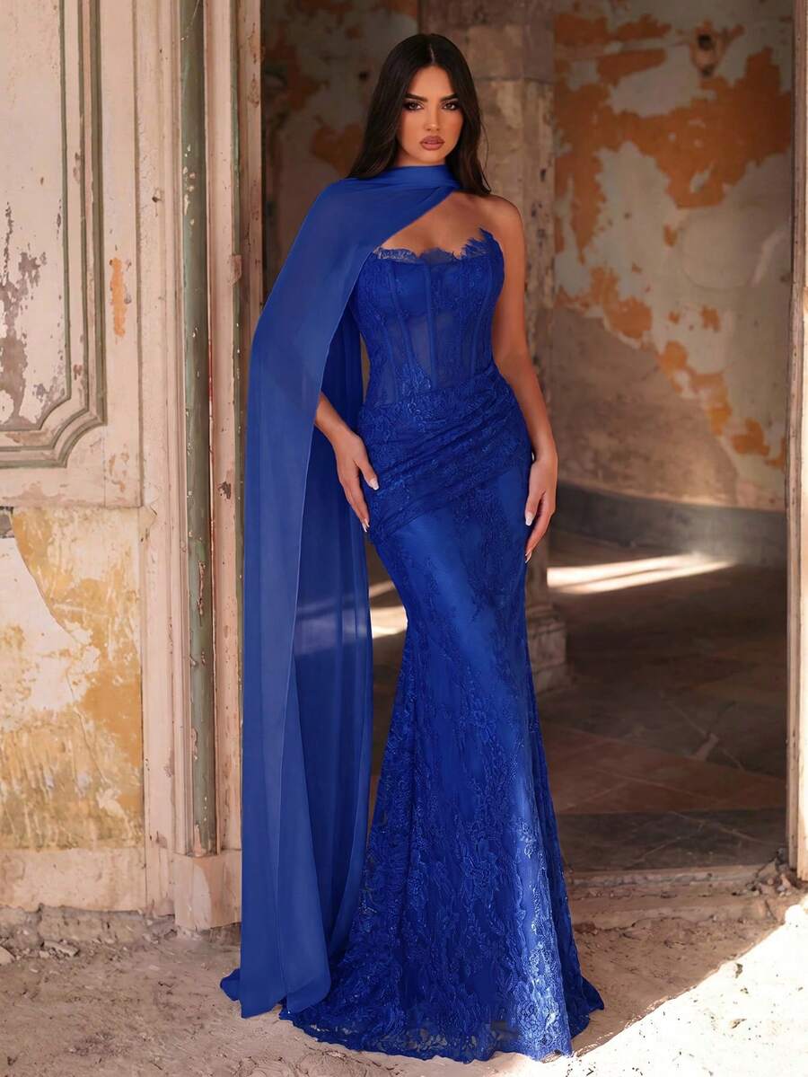 Elegantna bela  venčanica, luksuzna rastegljiva čipkana naborana