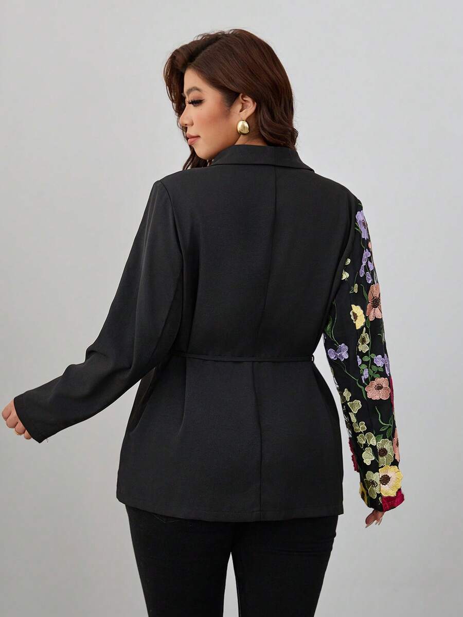 Elegantni ženski blejzer plus size sa cvetnim vezom, šal kragnom i dugim rukavima