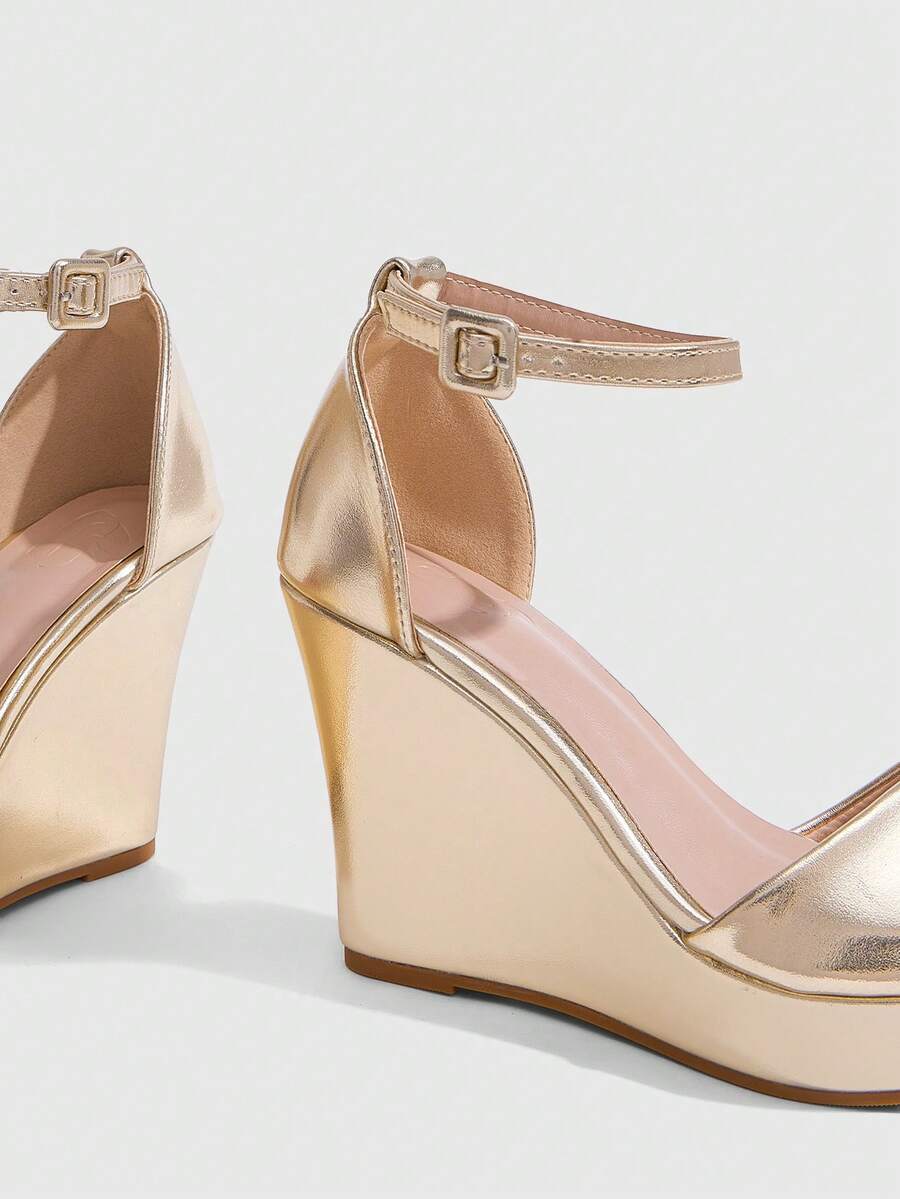 Ženske sandale sa kaišem oko gležnja i otvorenom prstom, elegantne platforme