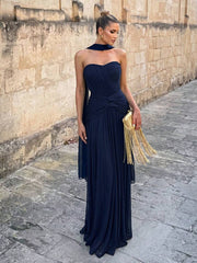 Elegantna večernja haljina od pletene mrežaste tkanine