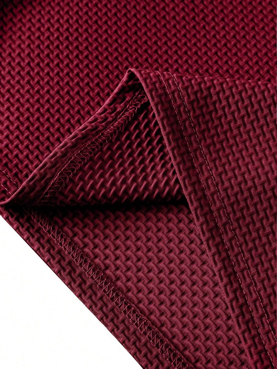 Elegantna muška polo majica sa vezenim uzorkom