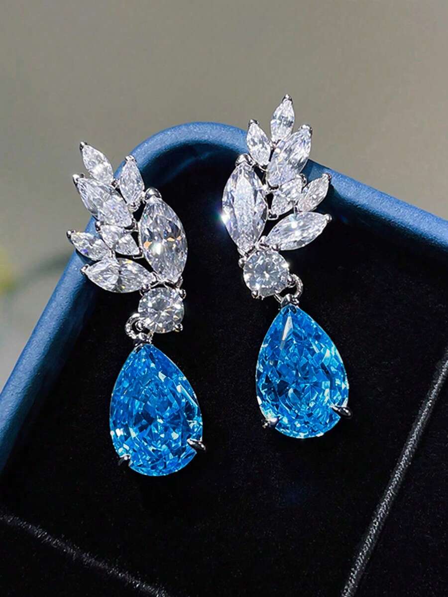 1 par elegantnih minđuša u obliku suze