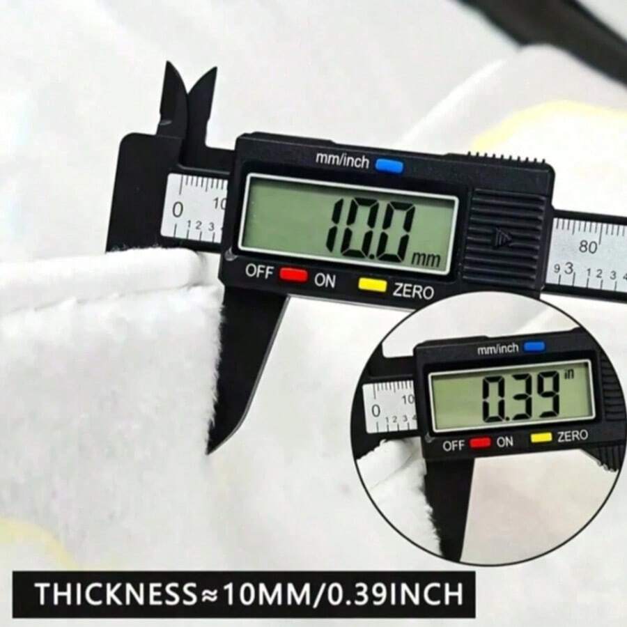 Meka i pufnasta velika bela podna prostirka u obliku mačke, 3D realističan izgled
