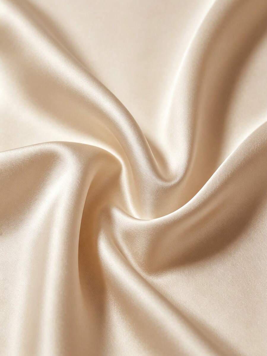 Ženski elegantni set za spavanje  od jednobojnog satena i čipke