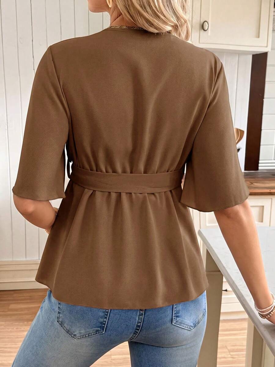 Bluza sa V-izrezom, volanima i pojasom, top za trudnice