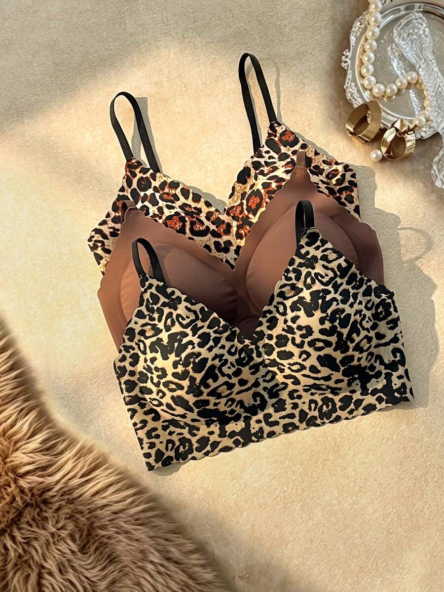 Seksi set grudnjaka  sa leopard printom i jednobojnim detaljima