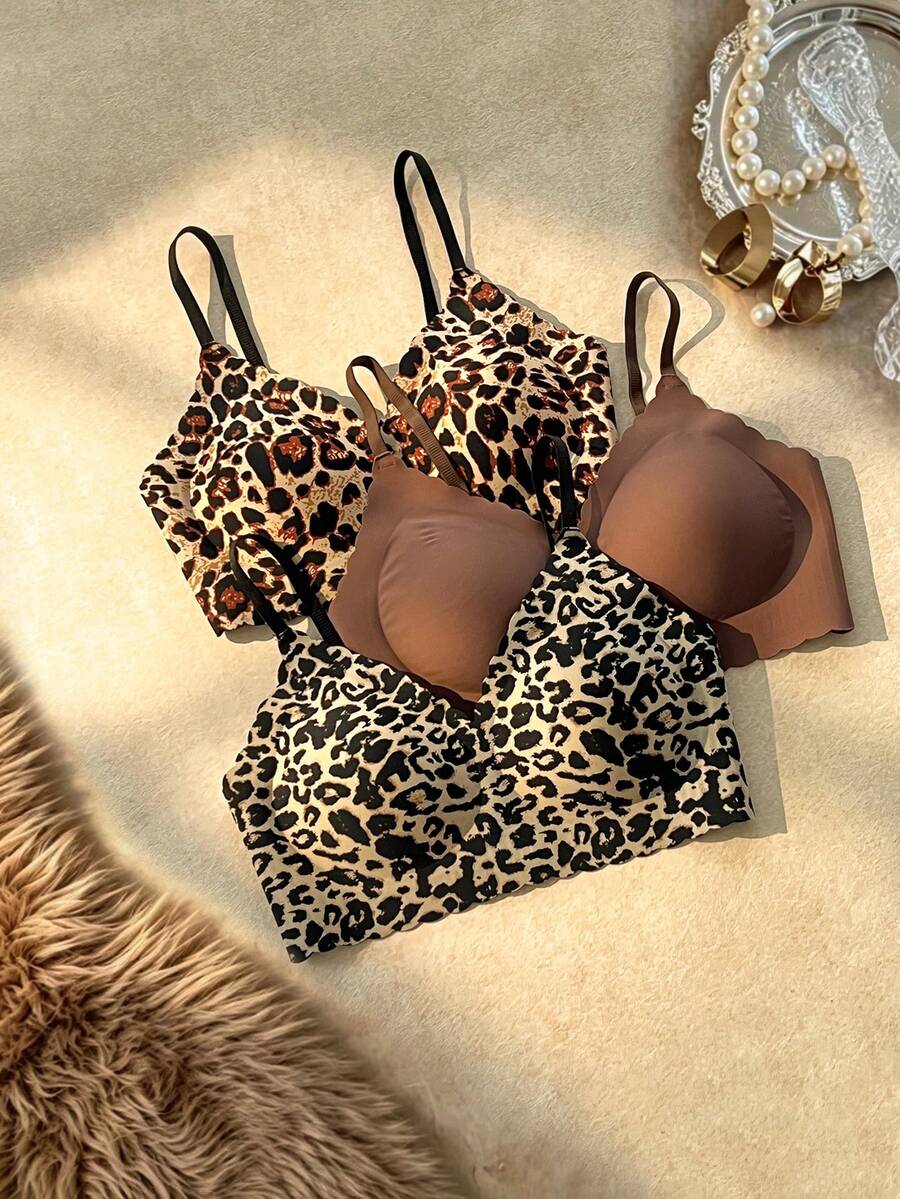 Seksi set grudnjaka  sa leopard printom i jednobojnim detaljima