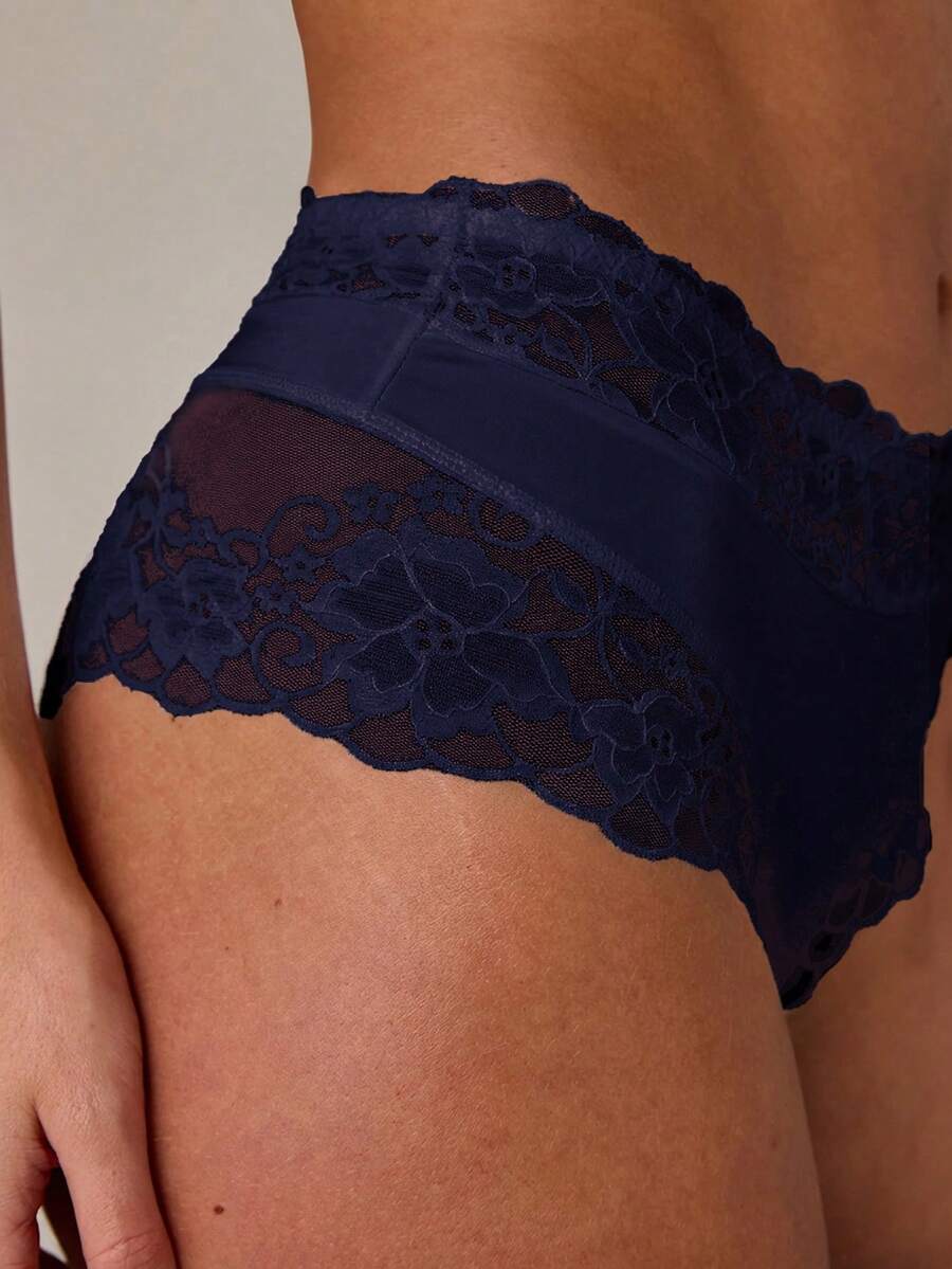 Ženske jednobojne bikini gaćice sa čipkastim umetkom
