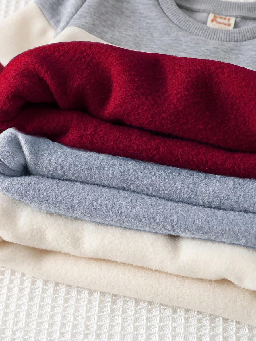 6-delni set za bebe sa pletenim puloverom  mekim okruglim izrezom i dugim rukavima, uz duge pantalone sa elastičnim strukom