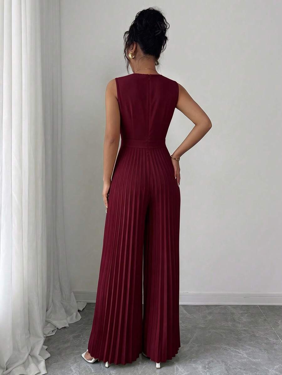 Ženski elegantni usko krojen kombinezon  sa V-izrezom