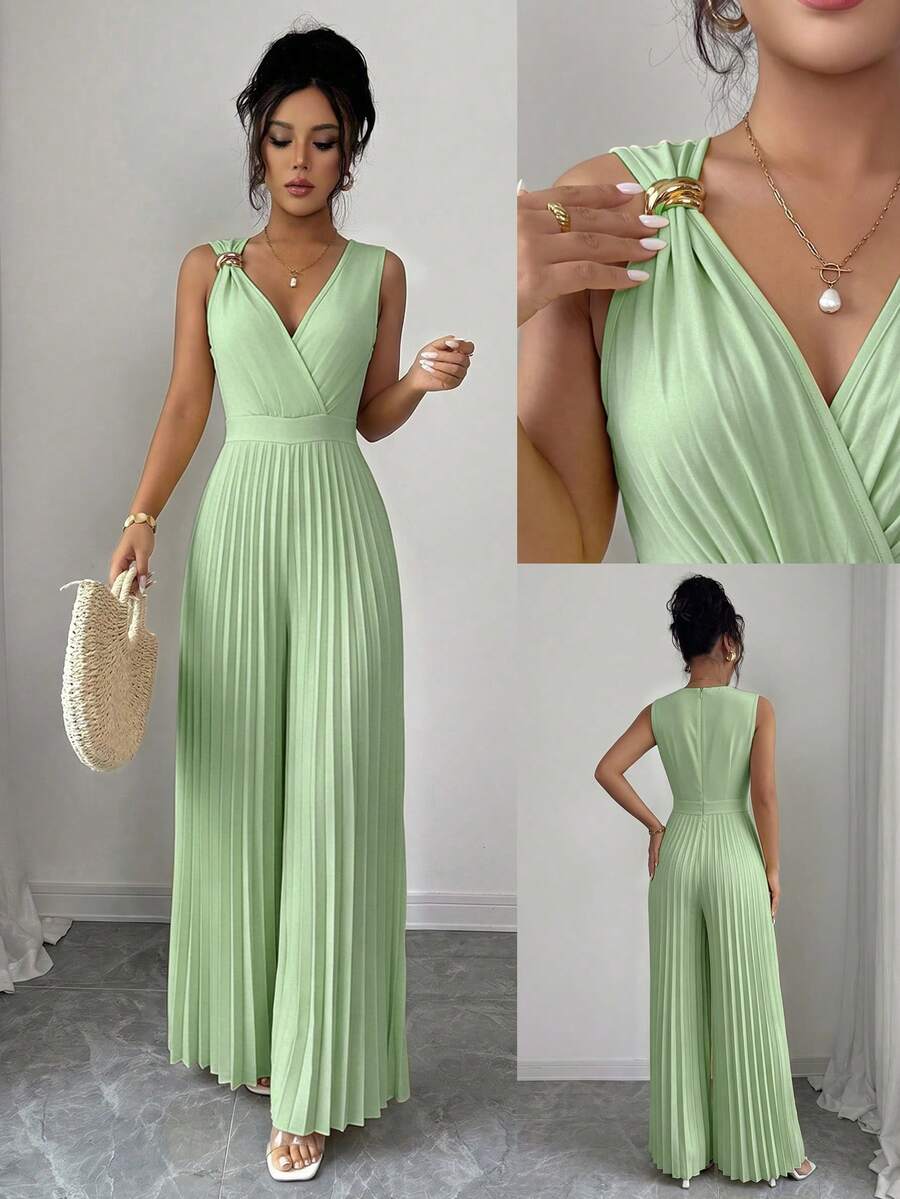 Ženski elegantni usko krojen kombinezon  sa V-izrezom