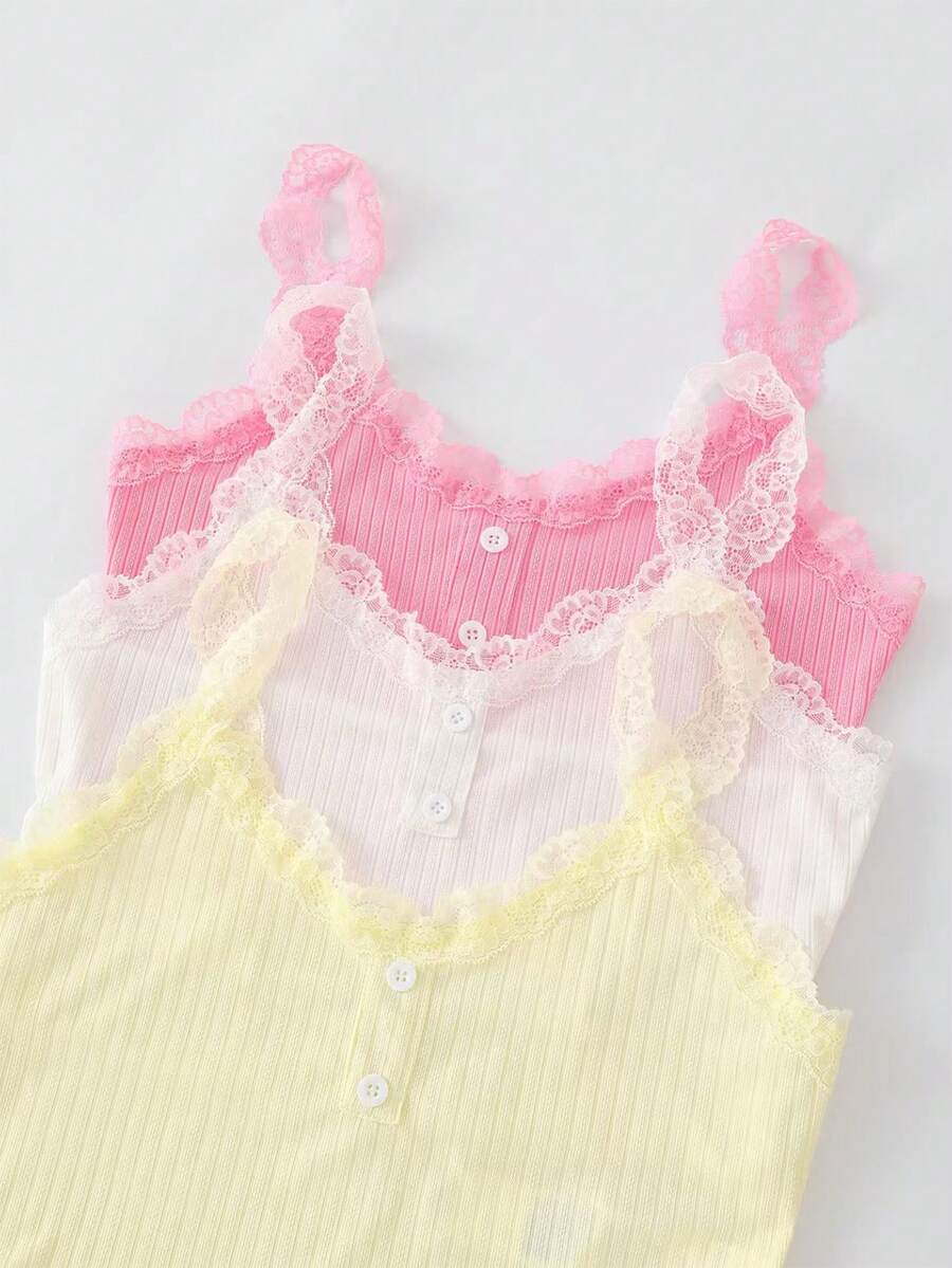 Ženski set za  spavanje sa topom od čipke i šorts