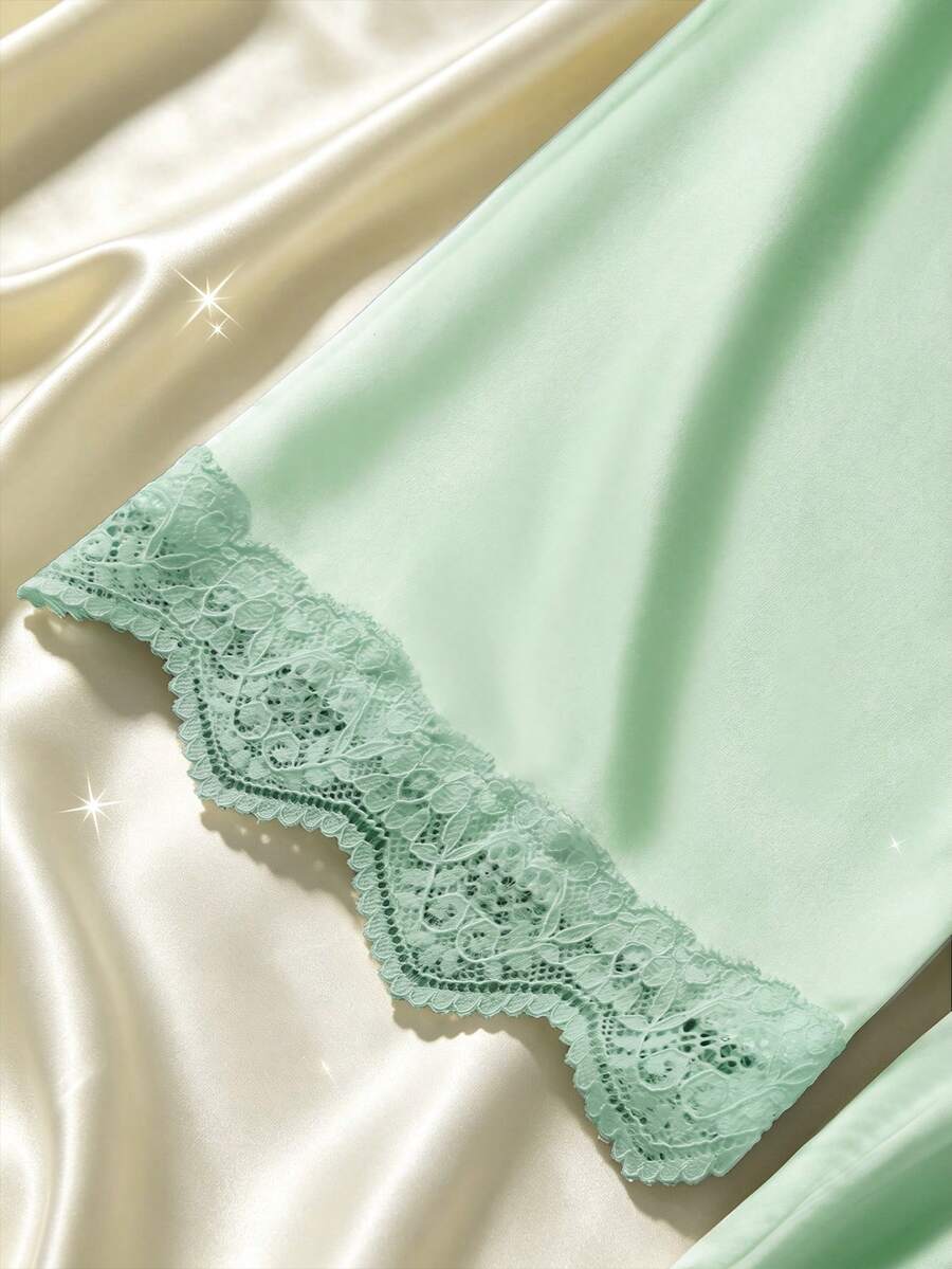 Ženski elegantni set za spavanje  od jednobojnog satena i čipke