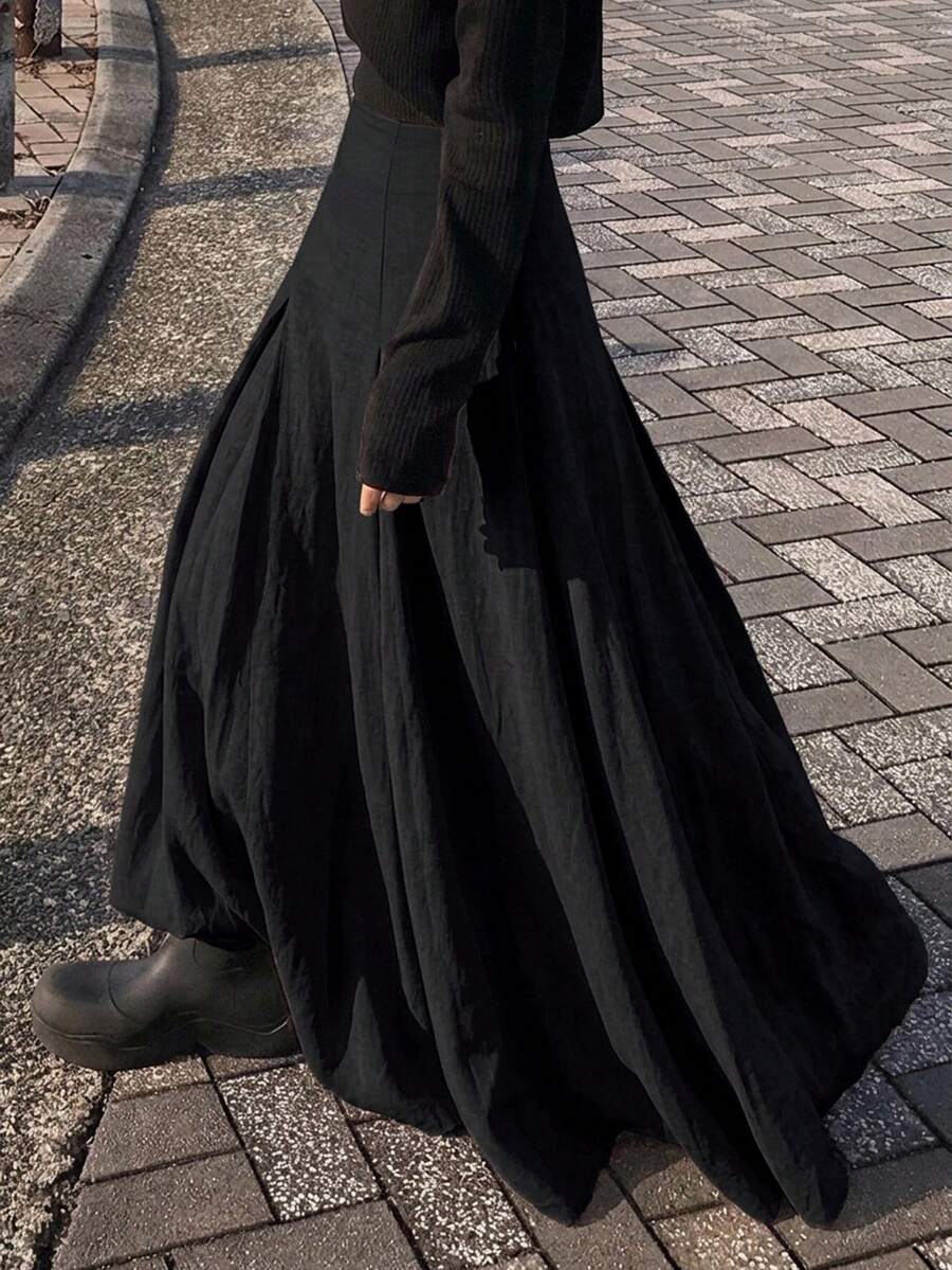 Ženska duga suknja u kišobran kroju, široka, jednobojna, elegantna