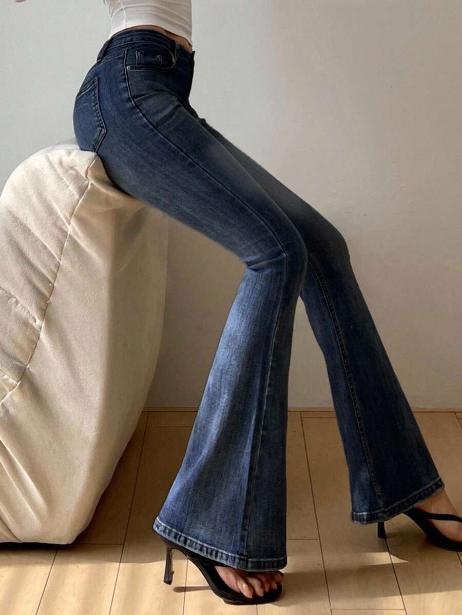 Rastegljive uske farmerke sa širokim nogavicama niskog struka, za sve sezone