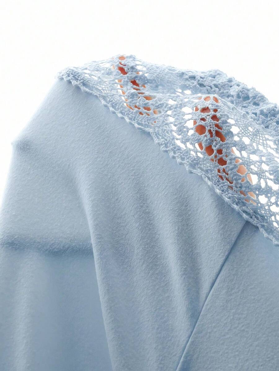 Ženske ležerne resort pantalone ravnog kroja sa širokim strukom i pertlom sa perlicama