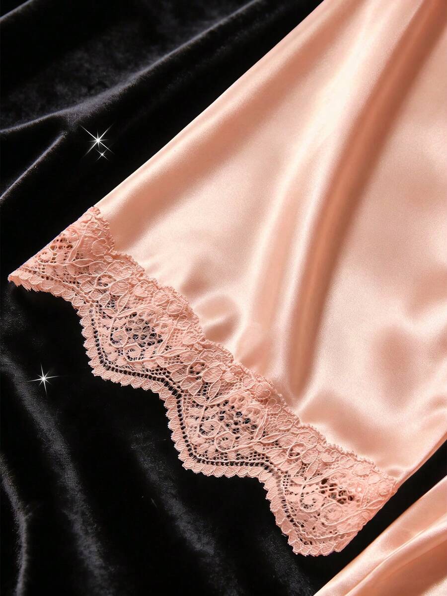 Ženski elegantni set za spavanje  od jednobojnog satena i čipke