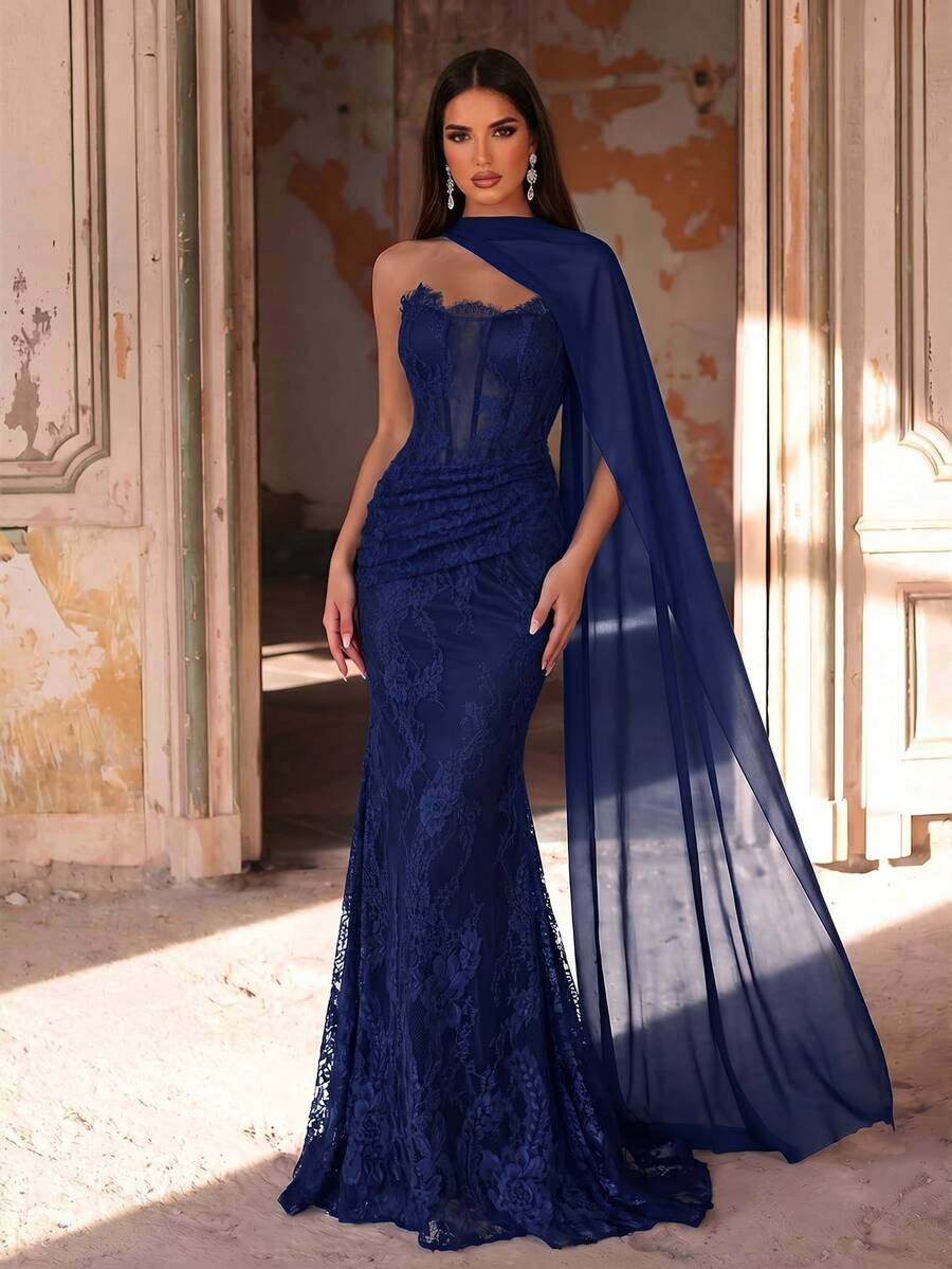 Elegantna bela  venčanica, luksuzna rastegljiva čipkana naborana
