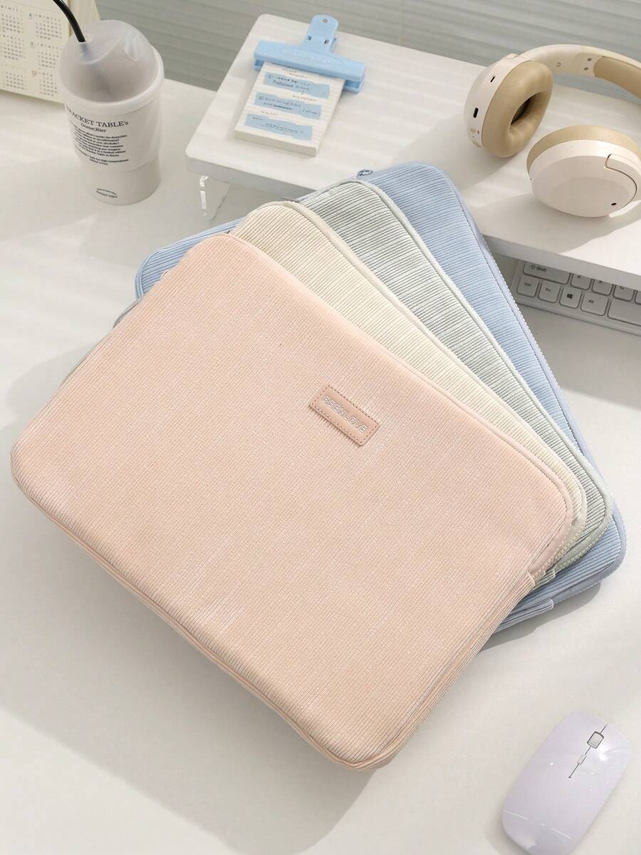 Moderna pufnasta tašna za laptop sa štepom