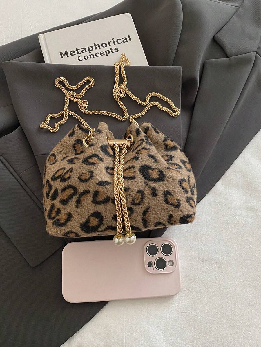 Moderna mini torba  jednobojna sa lanac kaišem