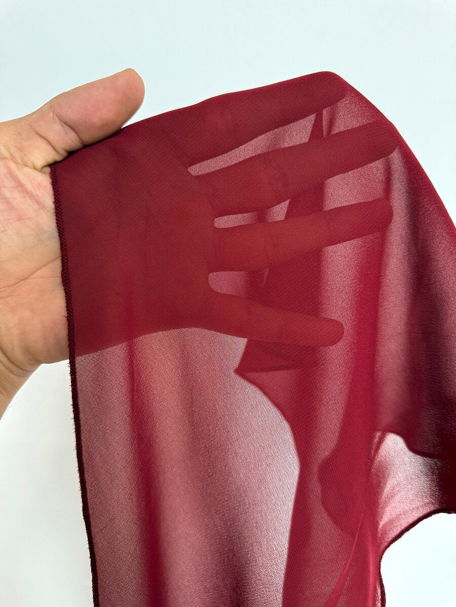 Ležerni elegantni komplet u plus size veličini sa blejzerom  i ravnim pantalonama visokog struka