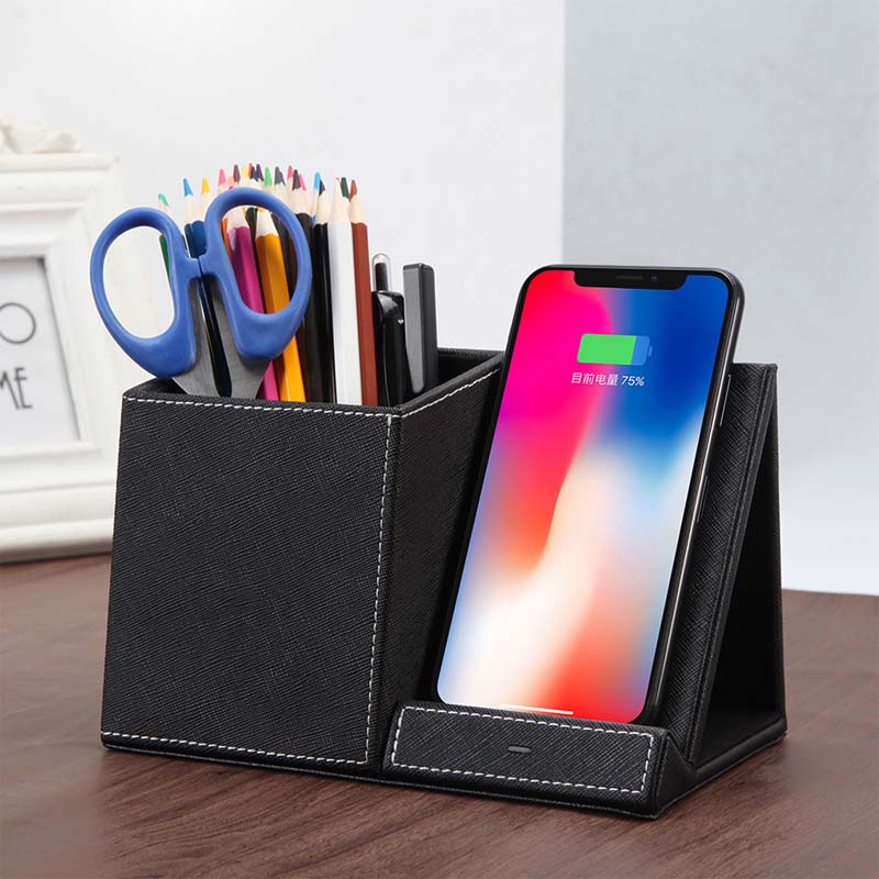 Kožni držač za olovke sa bežičnim punjačem za mobilni