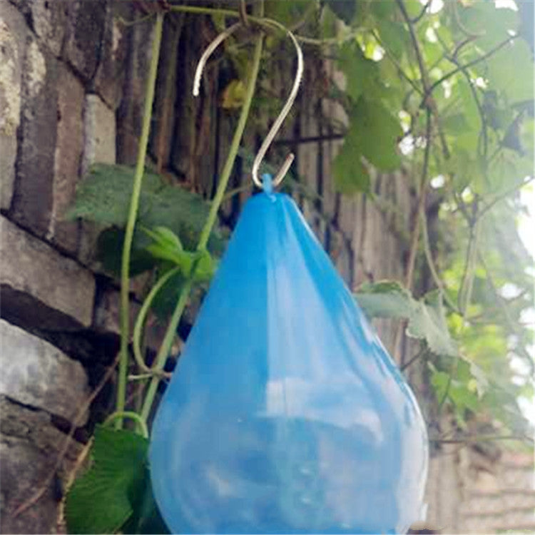 Plastična hranilica za ptice u obliku kapljice vode