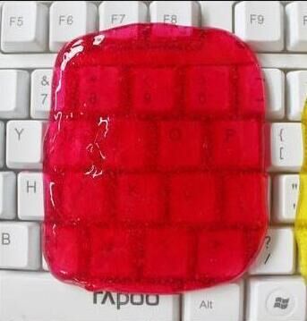 Univerzalni lepak za čišćenje tastature