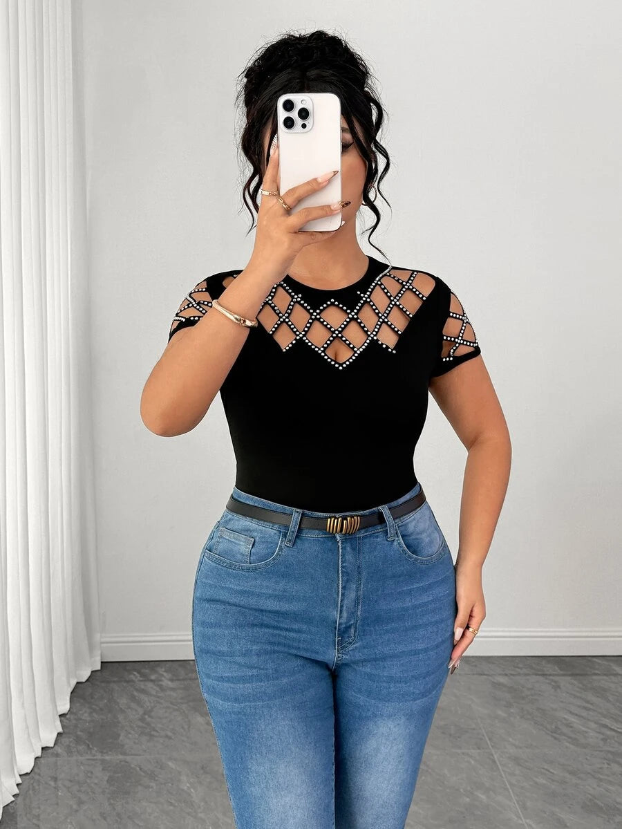 Ženska seksi majica plus size sa štraglciima, izrezima i kratkim kapu-rukavima