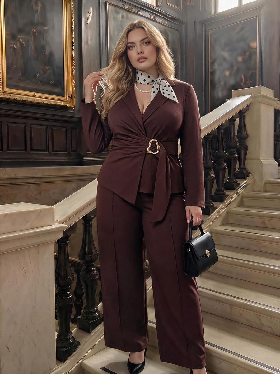 Set od 2 komada odela plus size sa metalnom kopčom kao dekorom